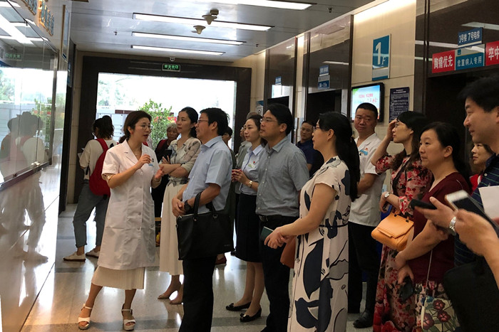 赴湖州市中心医院学习考察2_副本.jpg