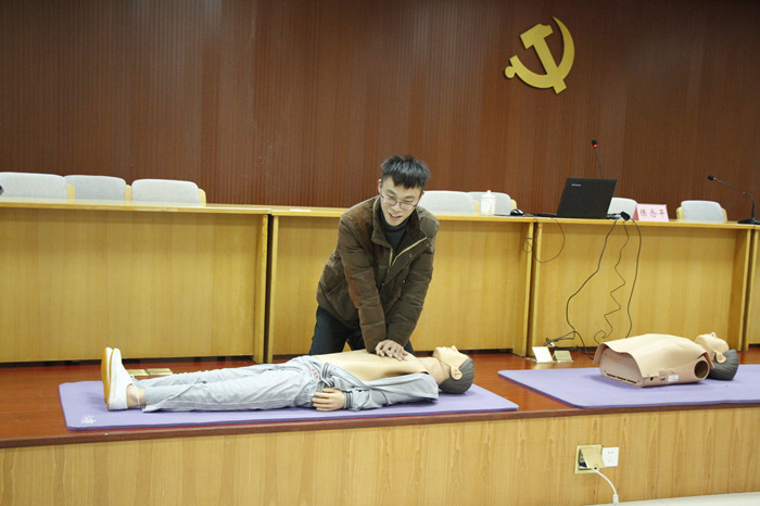 街道人员2.jpg