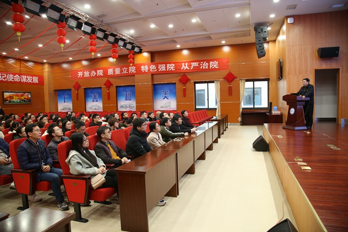 2 张伟阳.jpg 2 张伟阳.jpg