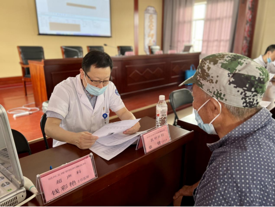 “结对共建,以建促健”——绍兴文理学院附属医院第十四党支部走进东湖街道五联村开展健康惠民活动380.png
