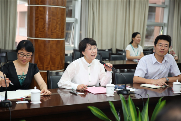 吕帆副院长介绍温医大情况.jpg 吕帆副院长介绍温医大情况.jpg