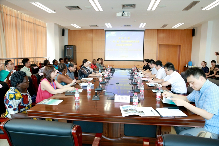 座谈交流会现场_副本.jpg 座谈交流会现场_副本.jpg