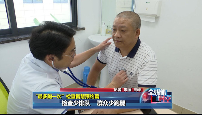 保安检查1_副本.jpg 保安检查1_副本.jpg